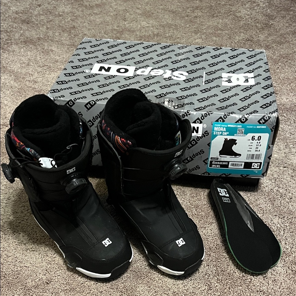 DC StepOn Mora Snowboard Boots Women’s Size 6